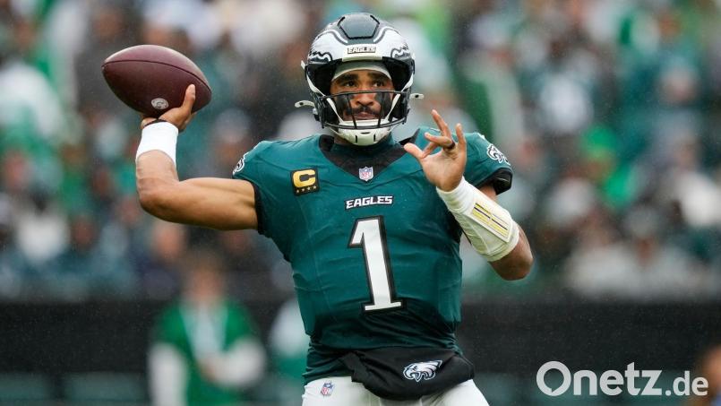 Jalen Hurts ist der Quarterback der Philadelphia Eagles. (Archivbild) Bild: Matt Slocum/AP/dpa