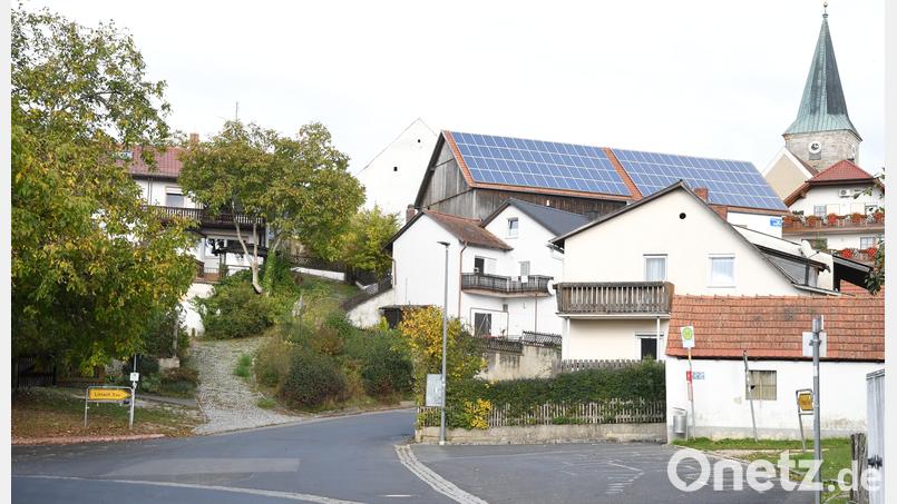 Ein Augenmerk wird wohl bei der Dorferneuerung Aschach 2 auf einer neuen Gestaltung des Dorfplatzes in der Mitte des alten Kirchdorfes liegen. Bild: Alfred Schorner