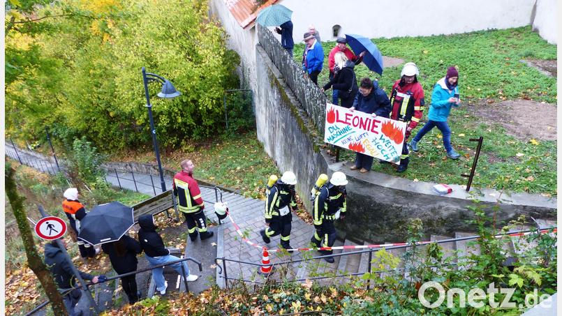 Endspurt: Bei den letzten 20 Stufen werden die Atemschutzträger noch einmal kräftig angefeuert von den Fans und Zuschauern. Bild: Josef Piehler