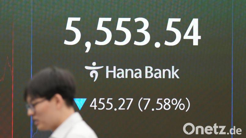 Südkoreas Leitindex Kospi gab seit seinem Allzeithoch im Juni deutlich nach. Bild: Lee Jin-man/AP/dpa