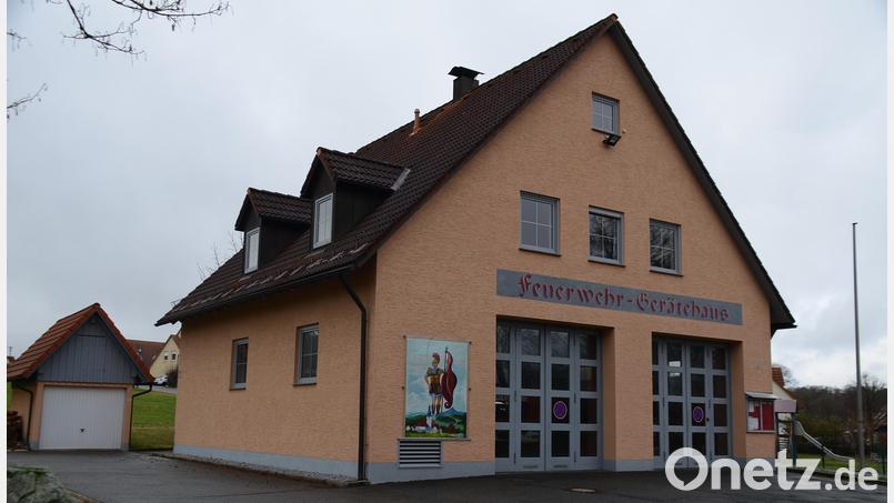 Eine Erweiterung mit Umbau des Feuerwehrgerätehauses Kastl verschiebt der Gemeinderat aus finanziellen Gründen voraussichtlich um fünf Jahre. Bild: Arnold Koch