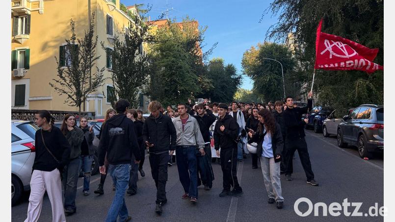Auch in Italien gehen Schüler jetzt auf die Straßen. Bild: Christoph Sator/dpa