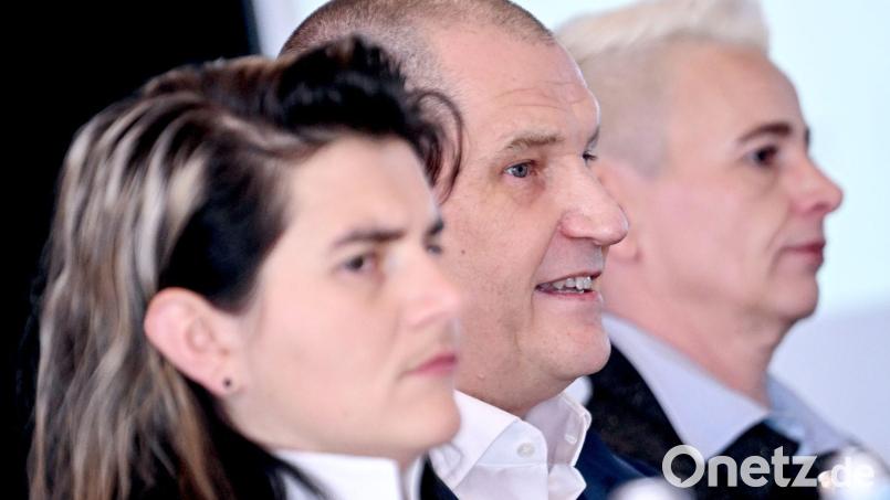 Die DESG-Führung um Präsident Matthias Große (M) steht in der Kritik aus Thüringen. (Archivbild) Bild: Britta Pedersen/dpa