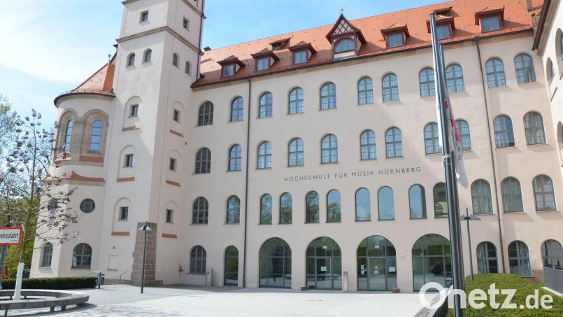 Die Hochschule teilte mit, der Rücktritt sei schon zum Freitag wirksam. (Symbolbild) Bild: Sören Balendat/HFMN/dpa