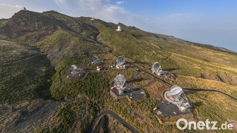 Auf der kanarischen Insel La Palma stehen vier riesige, aus zahlreichen Facetten bestehende Spiegel. (Handout) Bild: ---/LST Collaboration/Eurekalert/dpa