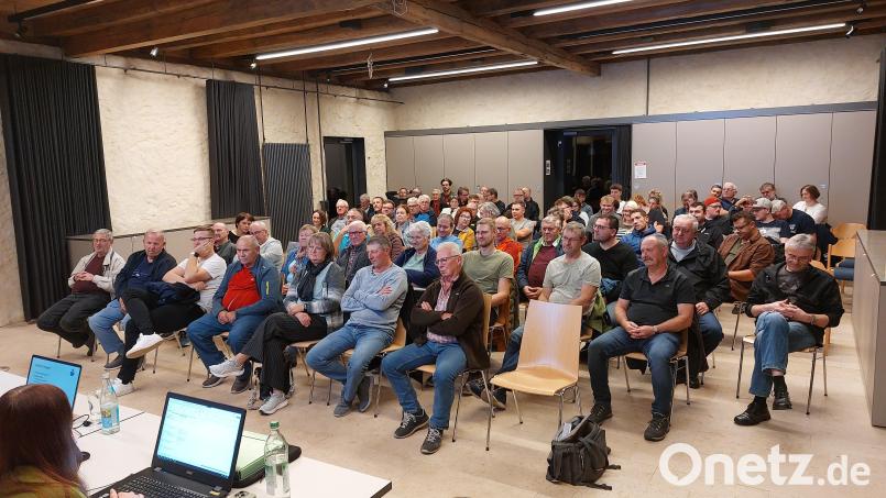 Die Bürgerversammlung für die Gemeindeteile Kürmreuth und Namsreuth stieß auf großes Interesse. Ein Thema beschäftigte die Bürger besonders. Bild: mfh