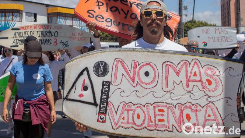 Nach dem Verschwinden der drei Ausländer hatten Surfer gegen die Kriminalität in Baja California protestiert. (Archivbild) Bild: Karen Castaneda/AP/dpa