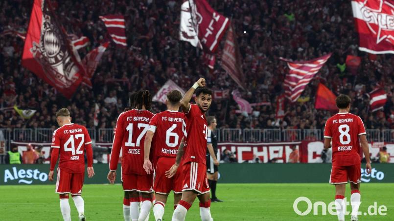 Luis Díaz (Zweiter von rechts) war mit drei Toren Mann des Abends beim 6:1 des FC Bayern gegen Leipzig. Bild: Karl-Josef Hildenbrand/dpa