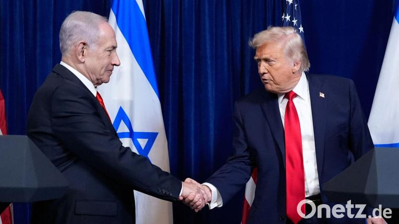 US-Präsident Donald Trump (r.) spricht eine Wahlempfehlung für den israelischen Ministerpräsidenten Benjamin Netanjahu (l.) aus. (Archivbild) Bild: Alex Brandon/AP/dpa