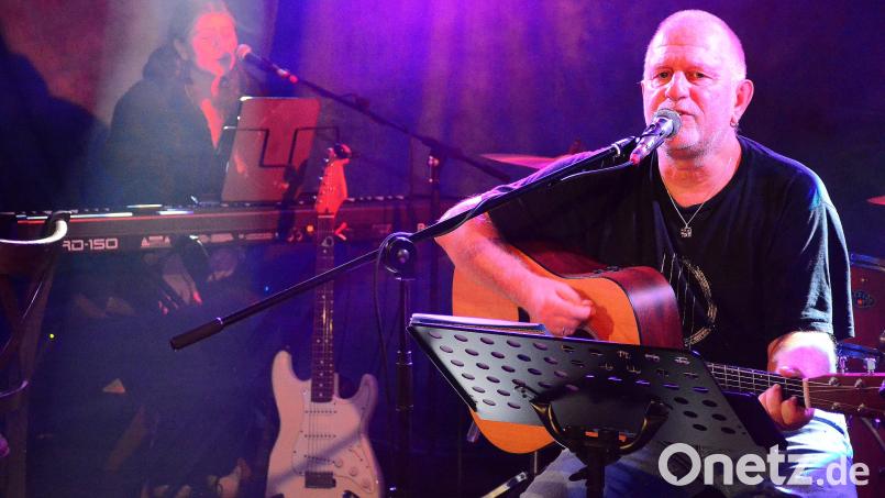 Martin Hoffmann wählte den "Kulturbahnhof Parapluie" für sein letztes Live-Konzert. Bild: Helmut Kunz