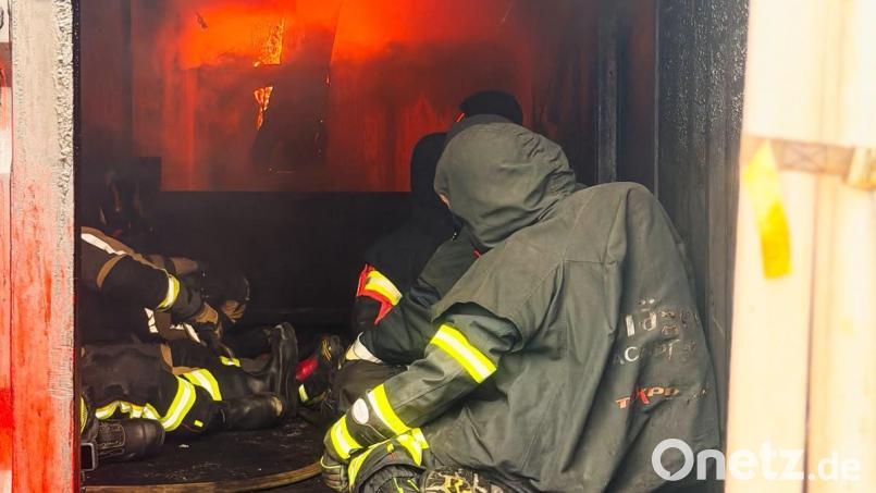 Atemschutzkräfte trainierten in Schwarzenfeld für den Brandeinsatz. Bild: Kreisbrandinspektion/Marco Seitz