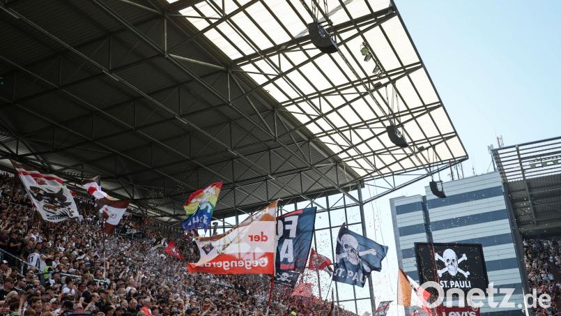 Der FC St. Pauli sucht eine neue Stadionhymne. Bild: Christian Charisius/dpa