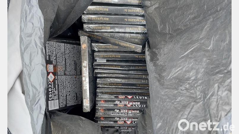 Verbotene Feuerwerkskörper fand die Bundespolizei im Kofferraum eines 42-Jährigen. Symbolbild: Bundespolizei