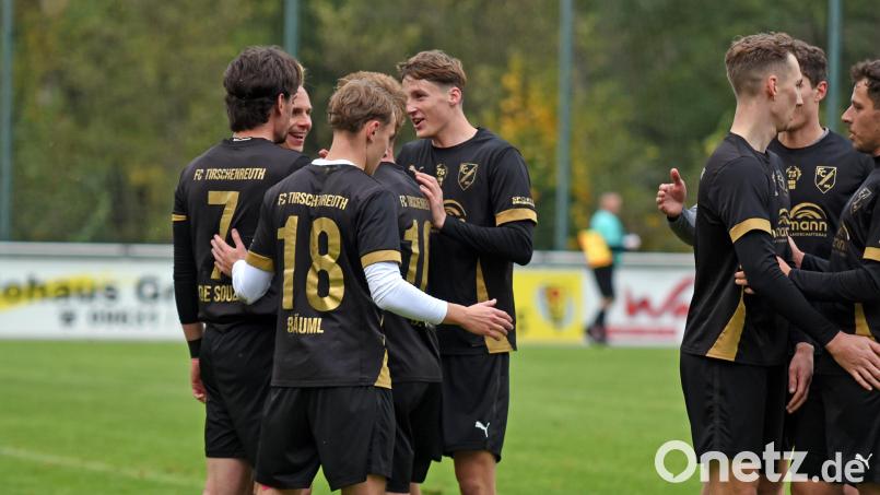 Der FC Tirschenreuth feierte am Sonntag einen hochverdienten 4:1-Sieg gegen den TSV Waldershof. Bild: Rudi Gebert