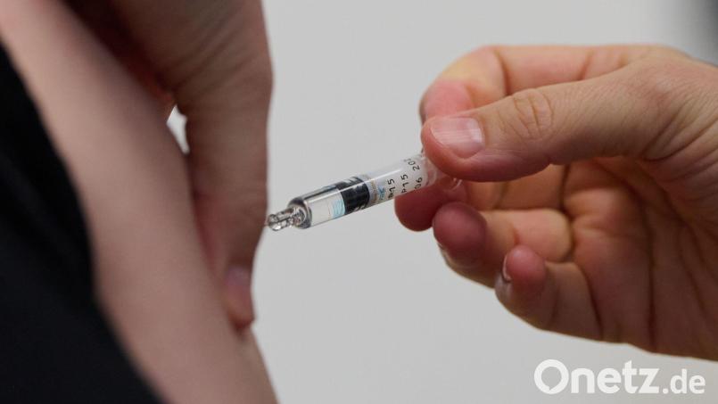 Die Stiko empfiehlt Impfungen gegen Grippe unter anderem für Menschen mit Vorerkrankungen. (Symbolbild) Bild: Katharina Kausche/dpa