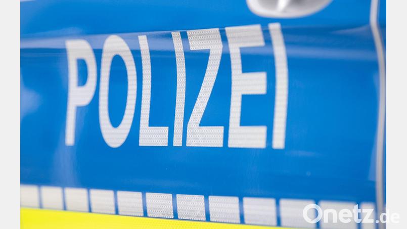 Nach einem schweren Raubüberfall auf einen 44-Jährigen in Amberg sitzen vier Tatverdächtige in Untersuchungshaft. (Symbolbild) Bild: Boris Roessler/dpa