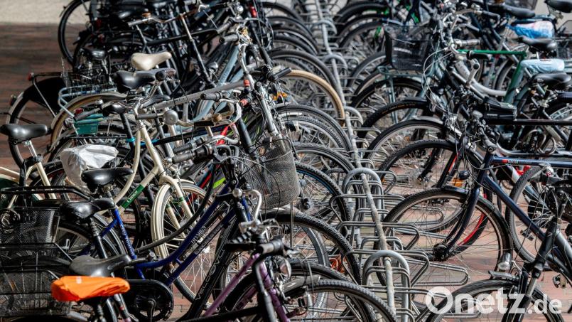 Statistisch besitzt jeder Mensch in Deutschland mehr als ein Fahrrad. Mietangebote haben es da schwer. (Archivbild) Bild: Hauke-Christian Dittrich/dpa