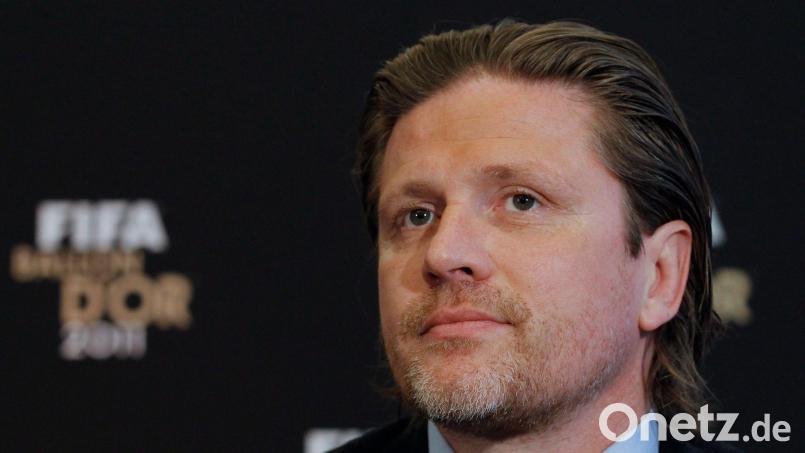 Emmanuel Petit lässt seine Wut angesichts der Krawalle in Frankreich raus. (Archivbild) Bild: picture alliance / dpa