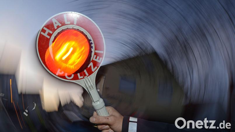 Schleierfahnder der Polizei deckten bei Waldsassen den Drogenschmuggel einer 41-Jährigen auf. Symbolbild: Patrick Seeger/dpa