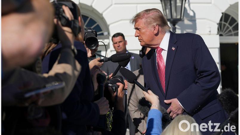 Trump teilt erneut gegen die Ukraine aus. Bild: Alex Brandon/AP/dpa