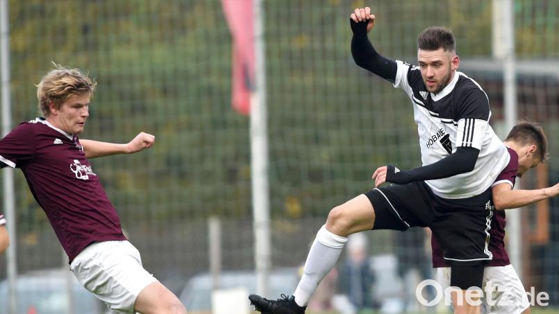Florian Stadler (rechts/damals im Trikot des SC Luhe-Wildenau) wechselt zur SG Püchersreuth/Floß. Archivbild: Gerhard Büttner