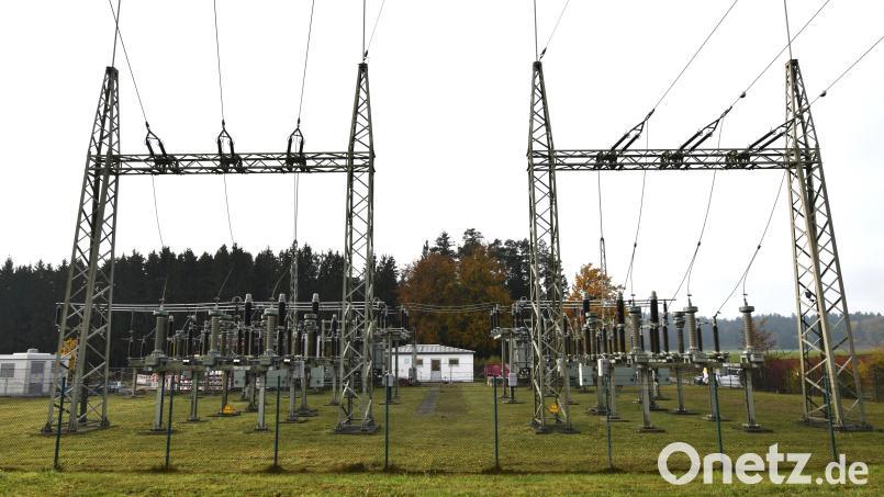 Der Grund für die gegenwärtig stehenden Windräder in der Region sind die Umbauarbeiten, die zur Zeit im Umspannwerk Lauterhofen-Matzenhof durchgeführt werden. Bild: Norbert Weis