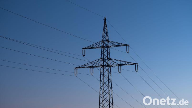 Für etwa 20 Minuten waren am Dienstagnachmittag vor allem Haushalte im südlichen Teil des Stadtgebiets von Sulzbach-Rosenberg ohne Strom. Symbolbild: Silas Stein/dpa