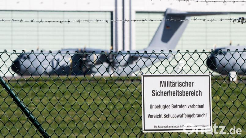 In der Nähe des Luftwaffen-Stützpunkts Wunstorf wurde mitte September eine Drohne gefunden. (Archivbild) Bild: Julian Stratenschulte/dpa