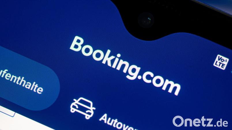 Das Reiseportal Booking.com hat seinen Hauptsitz im niederländischen Amsterdam. (Symbolbild) Bild: Fabian Sommer/dpa