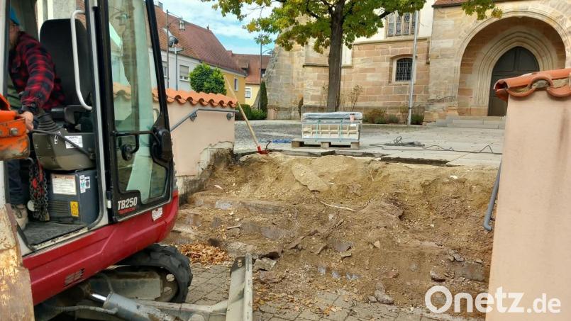 Nur eine Woche lang gab es keinen Zugang zum Haupteingang der Pfarrkirche. Bild: Jürgen Huber
