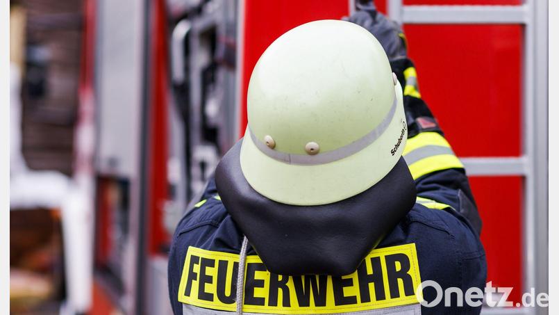 Bei dem Brand in Offingen waren sieben Feuerwehren im Einsatz. (Symbolbild) Bild: Philipp von Ditfurth/dpa