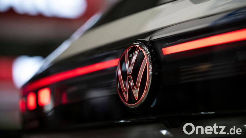 Eine neue Einheit soll die Entwicklung von Fahrassistenzsystemen im VW-Konzern beschleunigen. (Archivbild) Bild: Hannes P. Albert/dpa