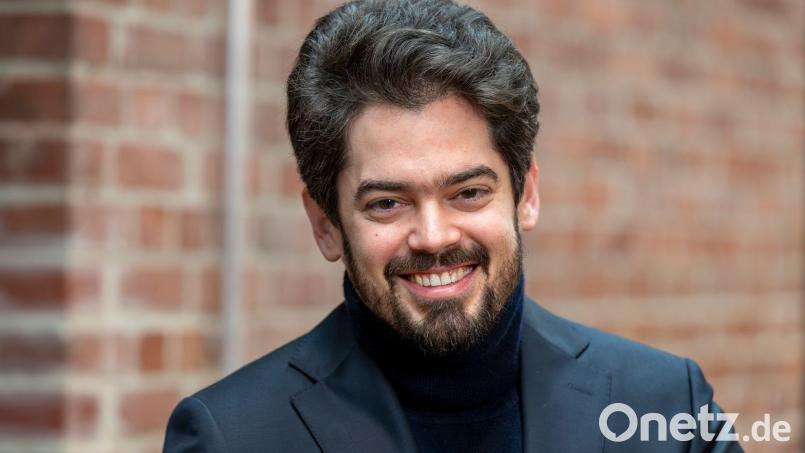 Der Dirigent Lahav Shani äußert sich kritisch zur Zukunft Israels. (Archivbild) Bild: Peter Kneffel/dpa