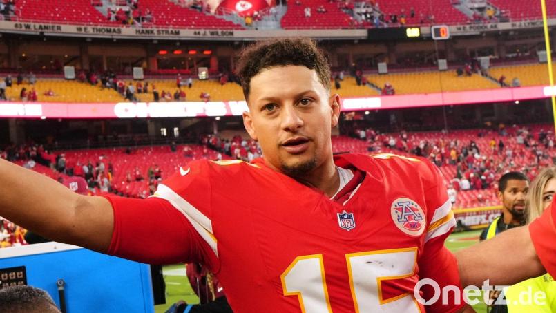 Mahomes trauert um einen früheren Mitspieler. (Archivbild) Bild: Ed Zurga/FR34145 AP/AP/dpa