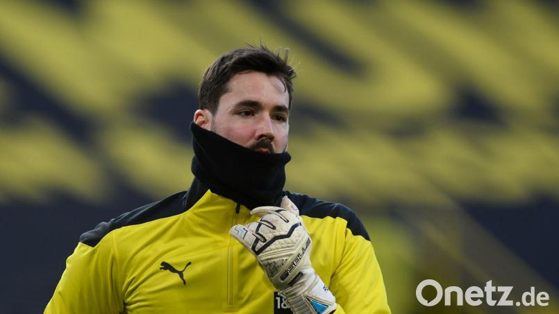 Roman Bürki musste nach einem Zusammenprall ins Krankenhaus. (Archivfoto) Bild: Bernd Thissen/dpa