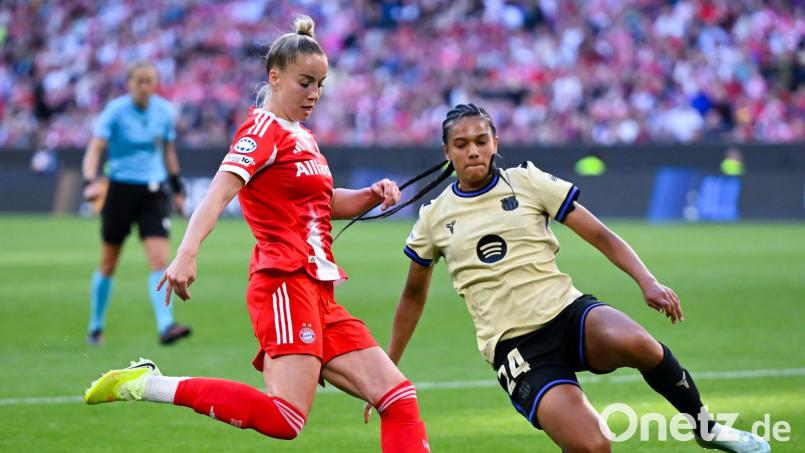 Abflug: Esmee Brugts (r) und der FC Barcelona sind für die Club-WM in den USA bereits qualifiziert. (Archivbild) Bild: Sven Hoppe/dpa