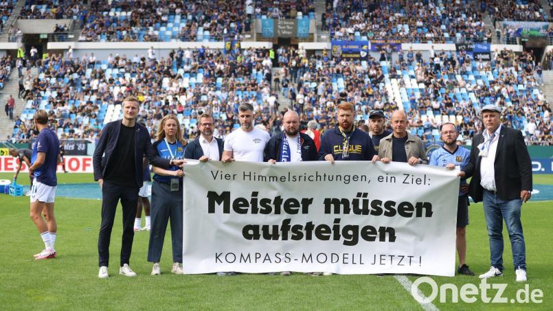 Der Deutsche Fußball-Bund favorisiert das sogenannte Kompass-Modell, mit dem eine Regionalliga-Reform bewältigt werden soll. (Archivbild) Bild: Fabian Kleer/dpa
