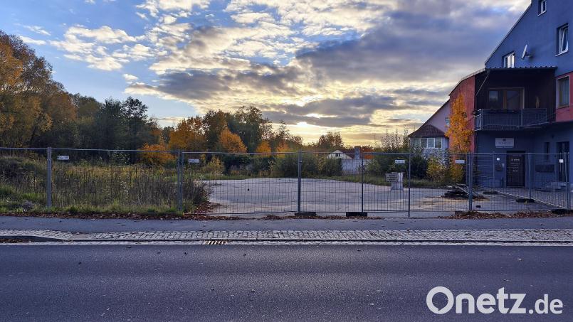 Das seit vielen Jahren leerstehende Gelände in der Alten Amberger Straße soll 2027 zum Leben erweckt werden. Bild: Jürgen Masching