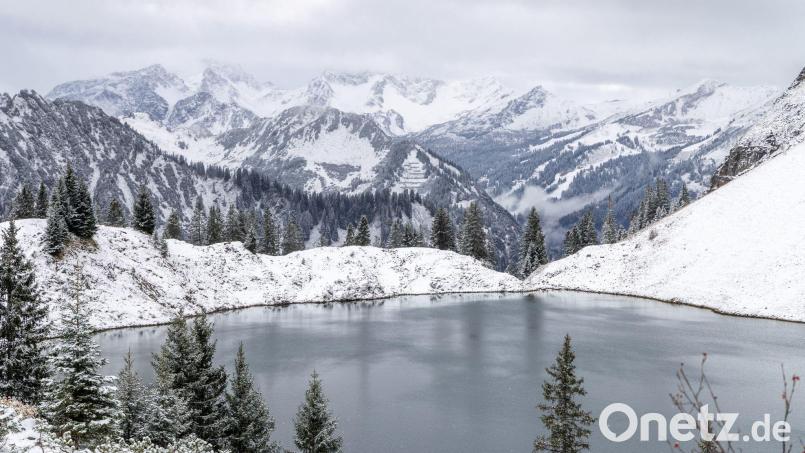 Oberhalb 1.500 Metern ist in den bayerischen Alpen gebietsweise Neuschnee möglich. Bild: Jan Eifert/dpa