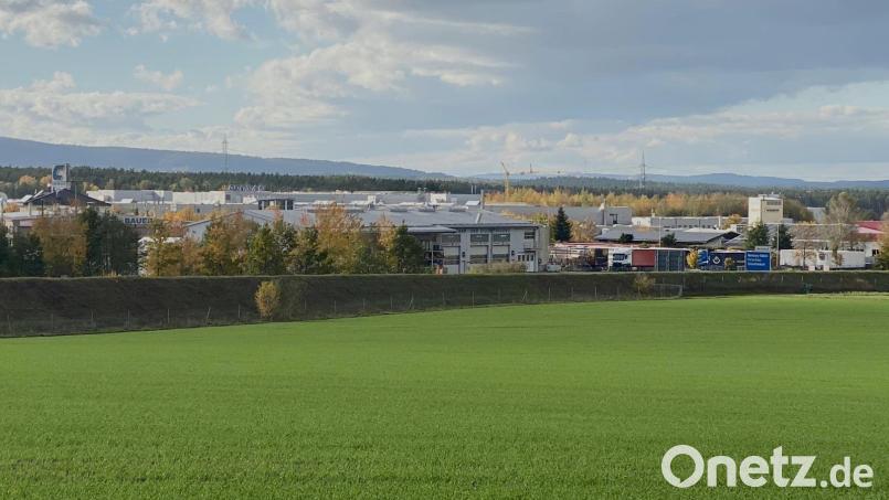 Blick auf das Wernberg-Köblitzer Industriegebiet West: Es würde für eine Wärmenetzlösung in Frage kommen. Bild: Claudia Völkl