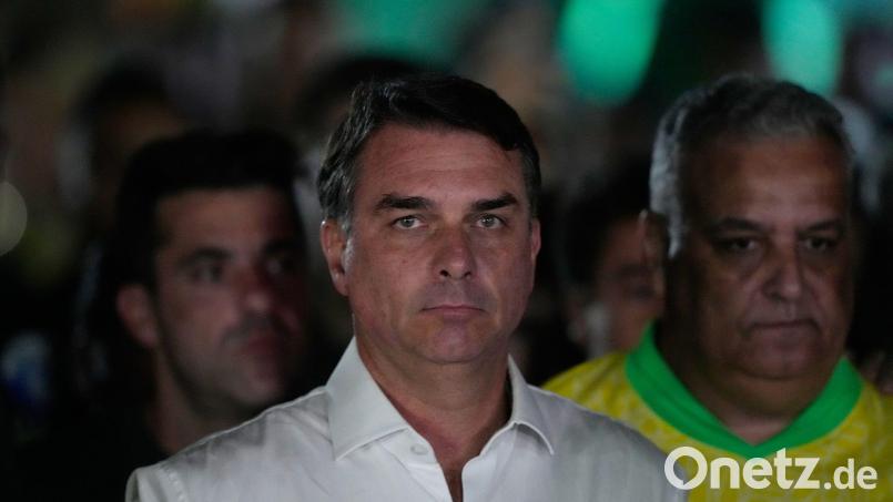 Flávio Bolsonaro hat die Präsidentenwahl verloren. Bild: Eraldo Peres/AP/dpa