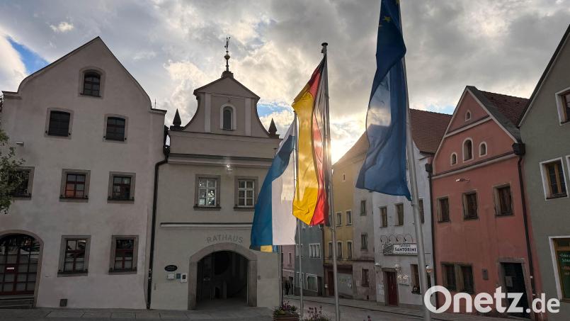 Das Neustädter Rathaus ist am Kirwamontag geschlossen. Bild: Gabi Schönberger