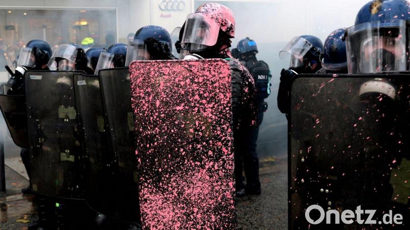 Frankreich mobilisiert für neue Proteste erneut ein Großaufgebot an Polizeikräften. (Archivbild) Bild: Marcus Golejewski/dpa