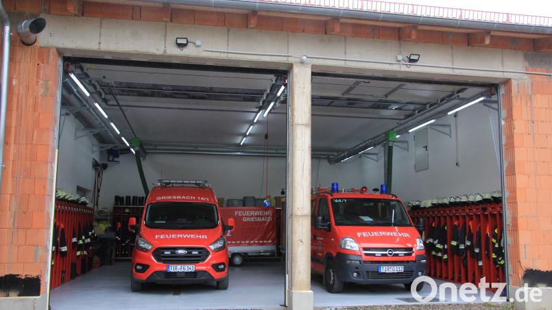 Zwei Stellplätze stehen der Griesbacher Wehr im neuen Gerätehaus zur Verfügung. Bild: Konrad Rosner