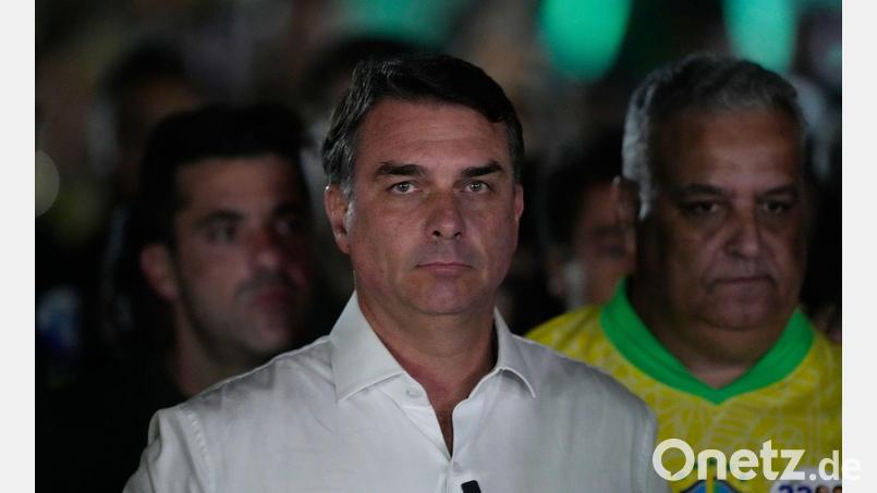 Flávio Bolsonaro hat die Präsidentenwahl verloren. Bild: Eraldo Peres/AP/dpa