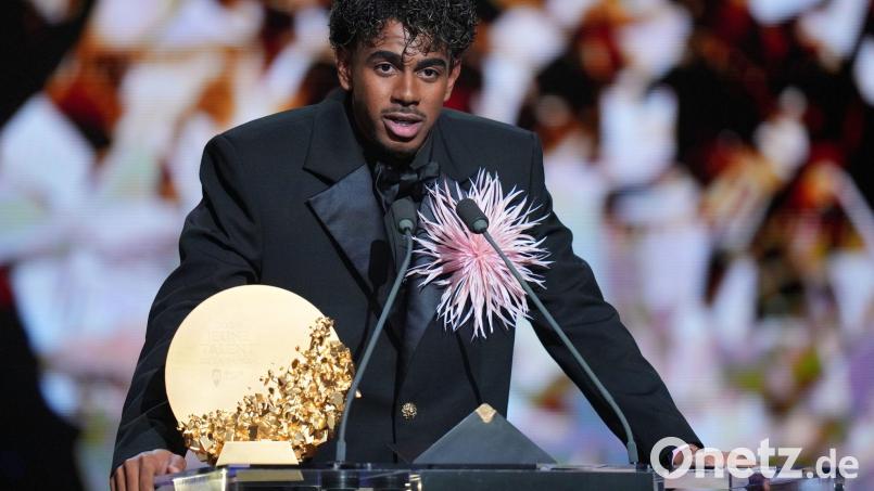 Lamine Yamals Onkel kann nicht verstehen, warum Harry Kane den Ballon d'Or gewonnen hat. Bild: Kin Cheung/AP/dpa