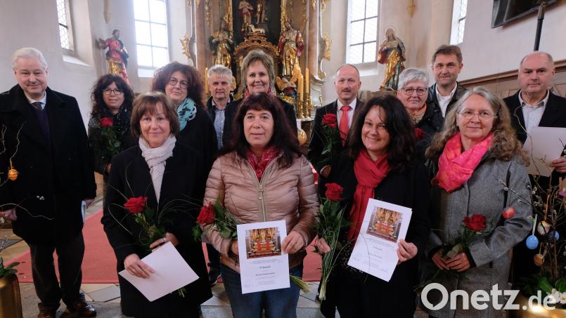 Das ist der Stamm der Chorgemeinschaft Arche Musica mit Leiter, Kantor Andreas Kunz (links). Bild: Fred Lehner