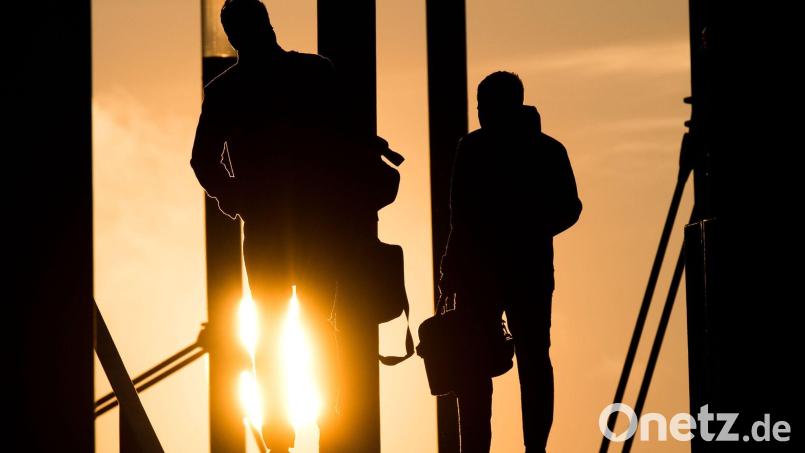 Junge Menschen haben inmitten der Wirtschaftsflaute neue Prioritäten in Sachen Beruf Bild: Julian Stratenschulte/dpa/dpa-tmn