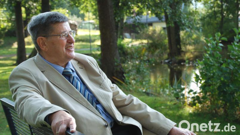 Der Oberviechtacher Altbürgermeister und Ehrenbürger Wilfried Neuber ist am Mittwoch verstorben. Der Marktweiher im Herzen seiner Heimatstadt war ein Lieblingsplatz des 79-Jährigen. Archivbild: Gertraud Portner