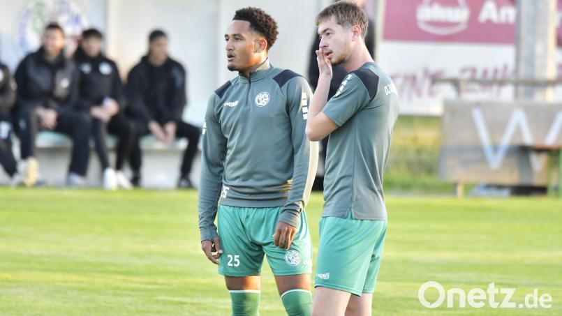 Remmy Kruse (links) hat die DJK Gebenbach während der Saison überraschend verlassen. Bild: Hubert Ziegler